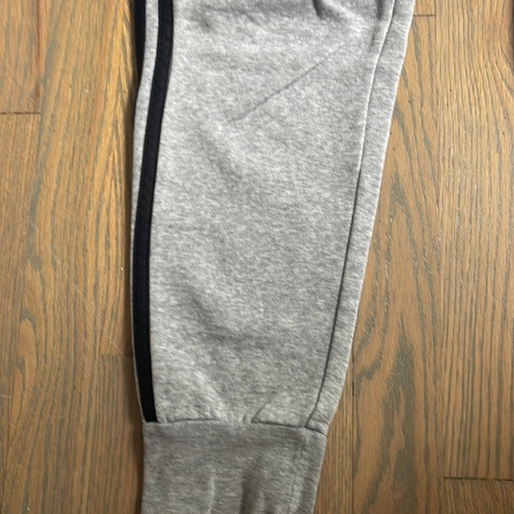 grey addis’s sweatpants - Picture 2 of 3